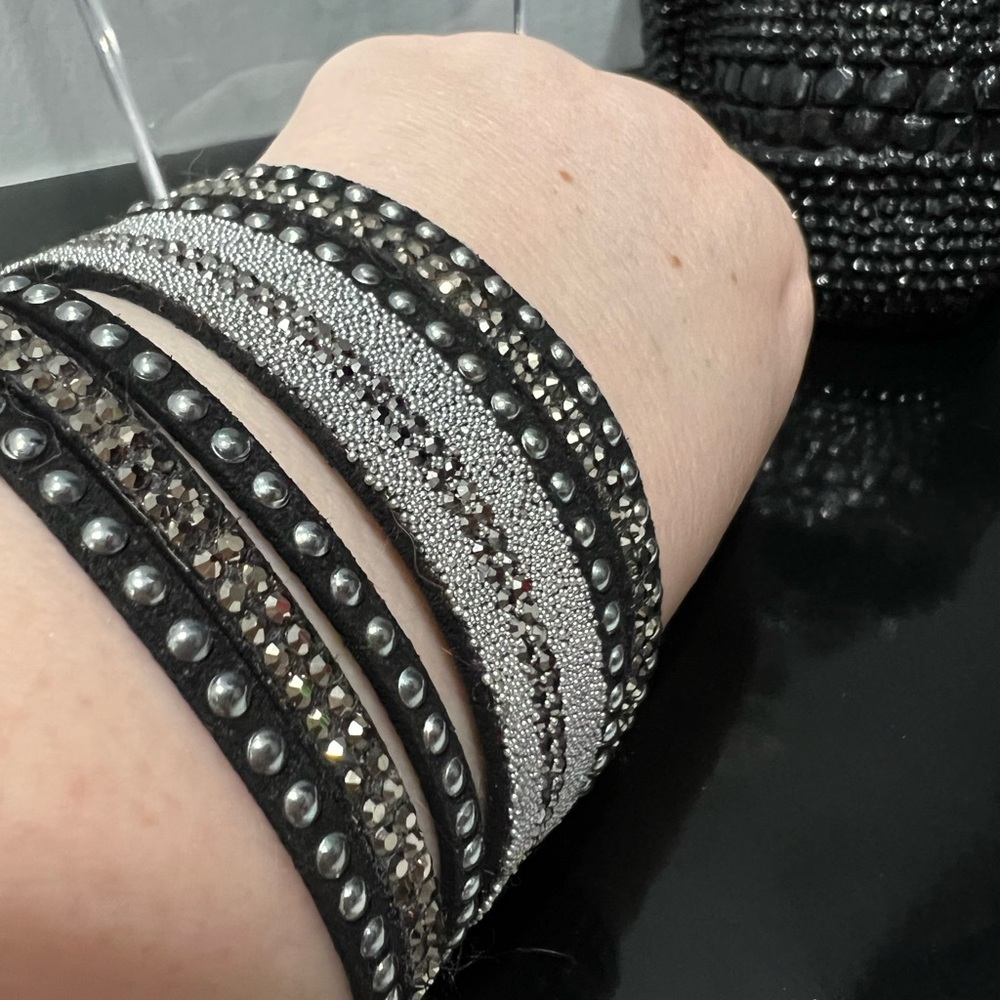 Black Rhinestone Stud Wrap Bracelet 🖤